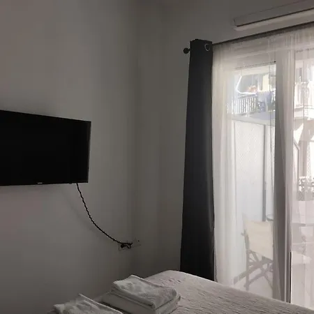 B3 - The Colorful One Apartment *