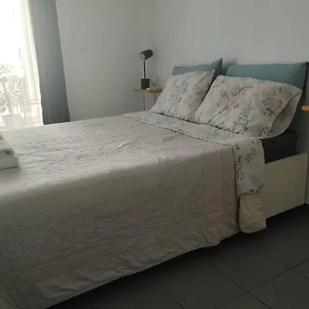 B3 - The Colorful One Apartment Aigio
